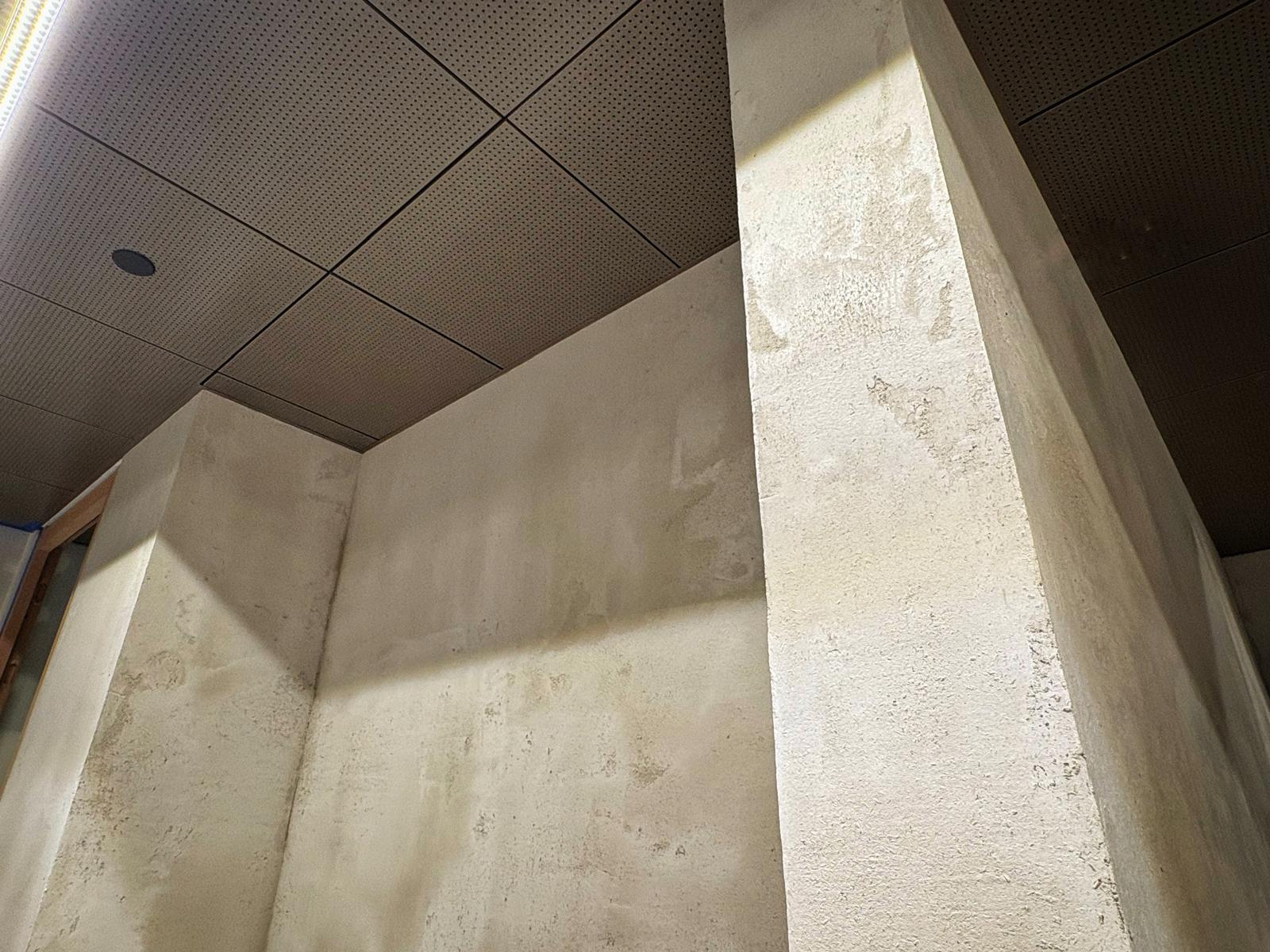 Commercial Column